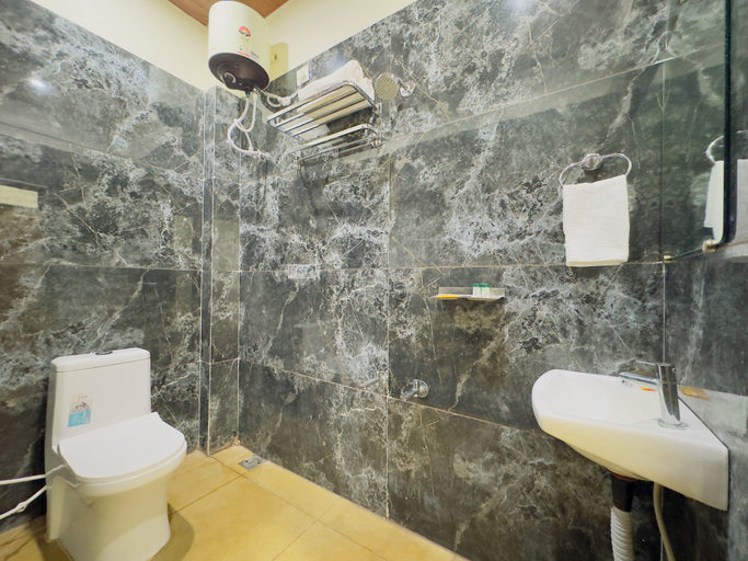 Bathroom 4, Hotel Jyotirlinga, Ujjain