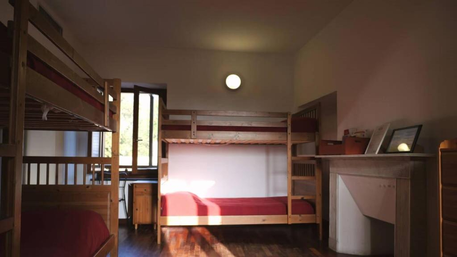 Bedroom 2, Cascina Govean, Torino