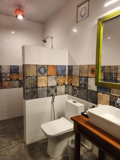 Bathroom 2, Welbeck Vintage by Oxygen Resorts, The Nilgiris