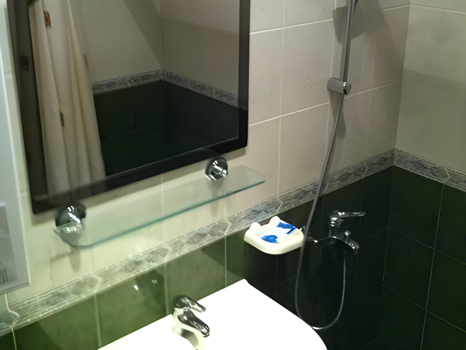 Bathroom 4, Zefir Hotel, Nesebar