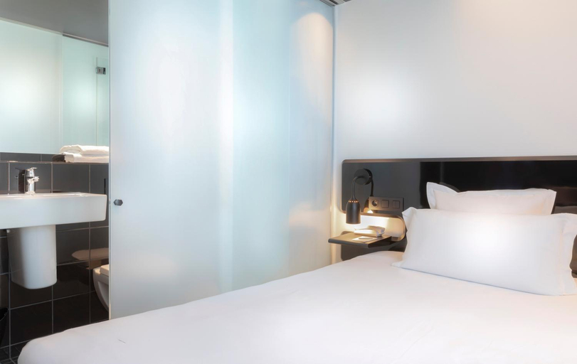 Bedroom 3, Hotel Libertel Gare de l'Est Francais, Paris