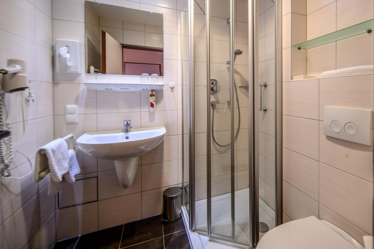 Bathroom, Hotel Rebschule, Burgenlandkreis