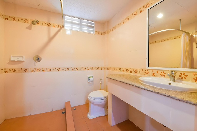 Bathroom 4, AA Pattaya Ville Hotel, Pattaya