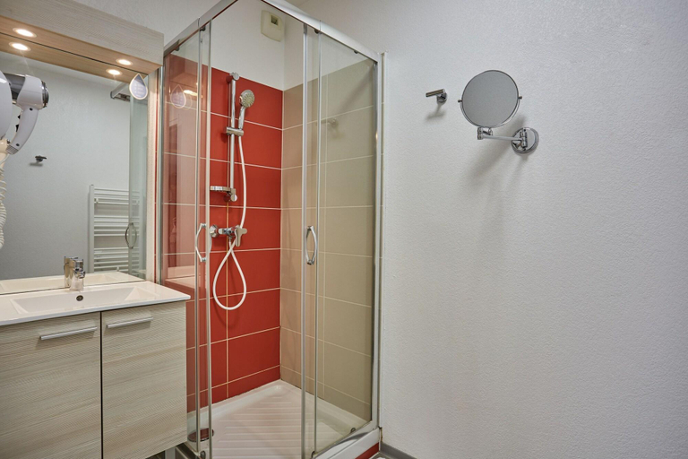 Bathroom 4, Residence Odalys Nakara, Hérault