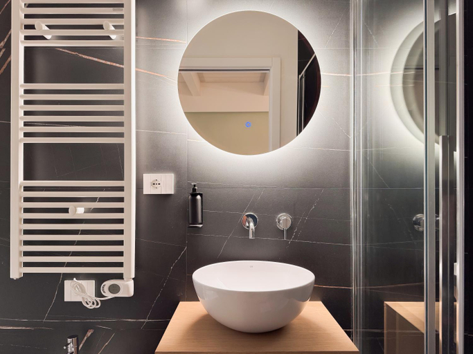 Others 5, Nodo Modern B&B, Macerata