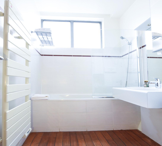 Bathroom 3, Residhotel Imperial Rennequin, Paris