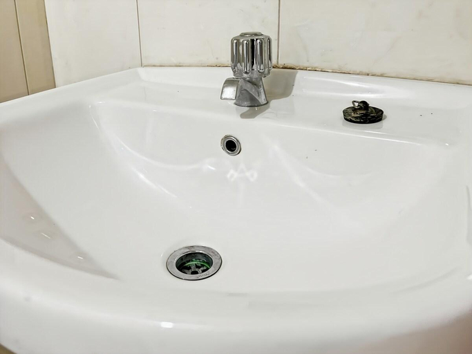 Bathroom 3, BEST View 1BR Apt Callia w/ Pool, Gym & Wi-Fi, Jakarta Timur