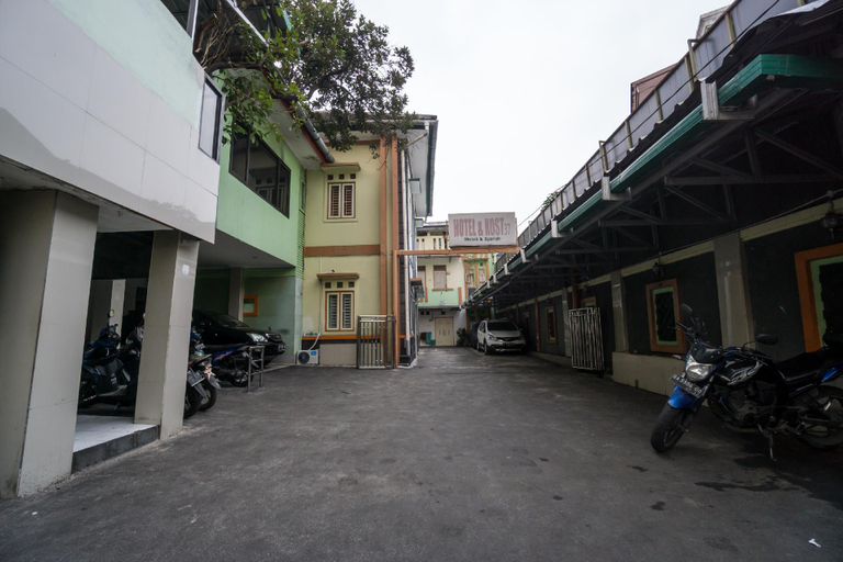 Exterior & Views 1, OYO 1798 Hotel 37 Syariah, South Jakarta