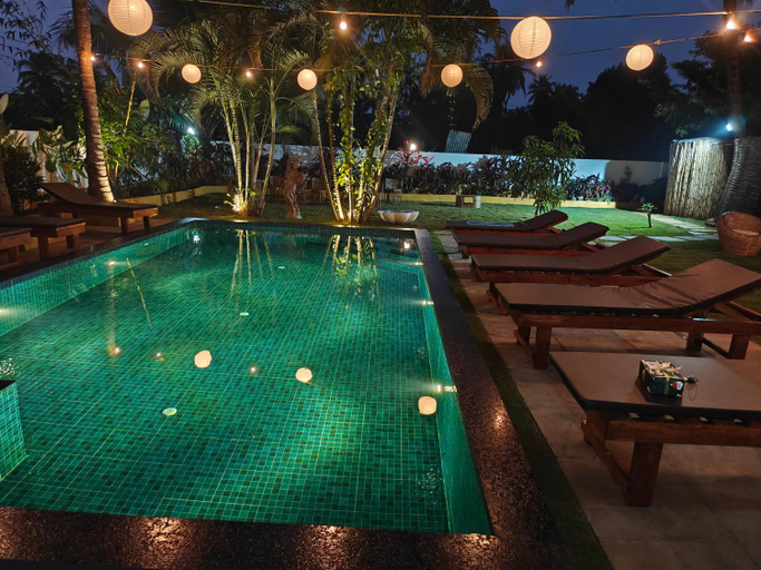 Swimming pool 5, SOLS Backyard, North Goa