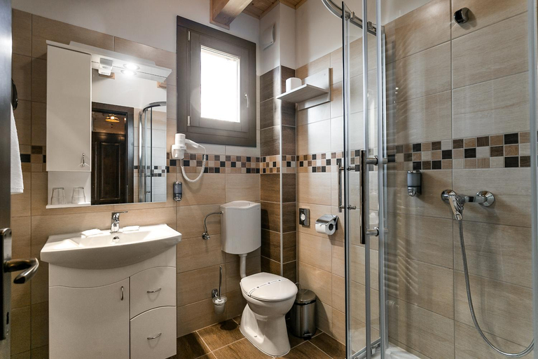 Bathroom 4, Barrico Thermal Hotel, Eger