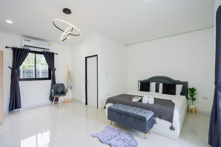 4, The Moment Pool Villa, Sattahip