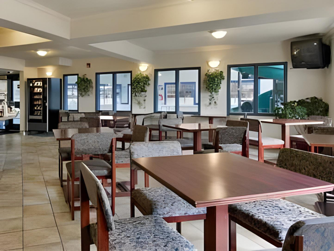 Public Area 4, Canalta Hotel Cochrane, Division No. 6