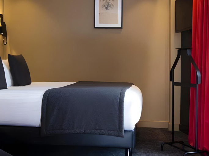 Bedroom 2, Le Chat Noir Design Hotel, Paris