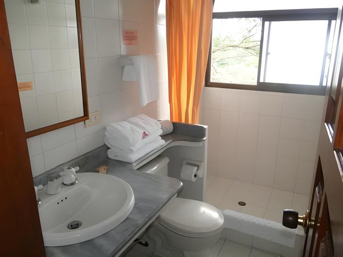 Bathroom 2, Hotel Pueblito Cafetero, Pereira