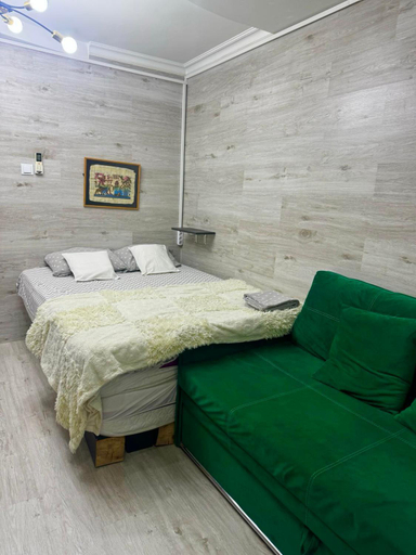 Others 4, Prime Location Room