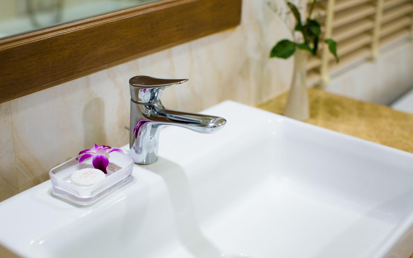 Bathroom 5, Aiyara Palace, Pattaya