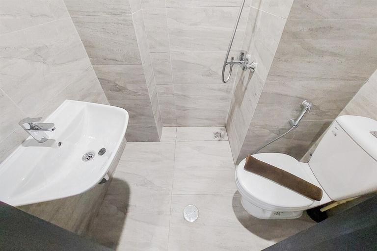Bathroom 2, Ruby rooms transit @aeroopolis apartment, Tangerang