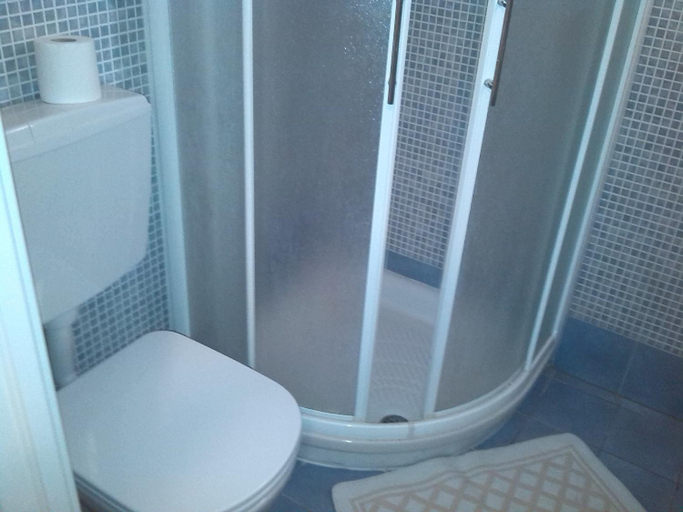Bathroom 5, K2 Hotel, Rimini
