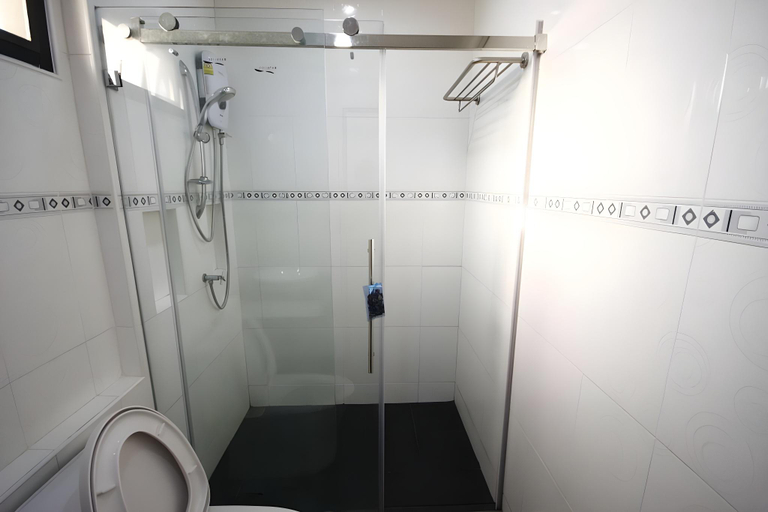 Bathroom 2, SiriNiran Resort, Sattahip