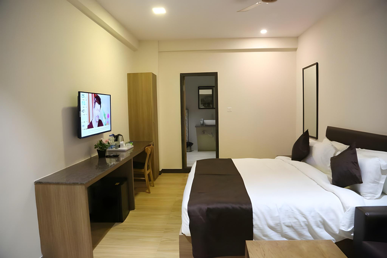 Bedroom 2, Hotel Seasons Comfort, Visakhapatnam