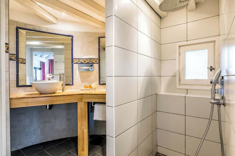 Bathroom 4, Les Bains Gardians, Bouches-du-Rhône