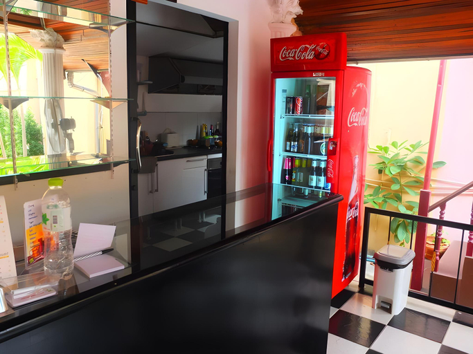 Public Area, Phratamnak Inn, Pattaya