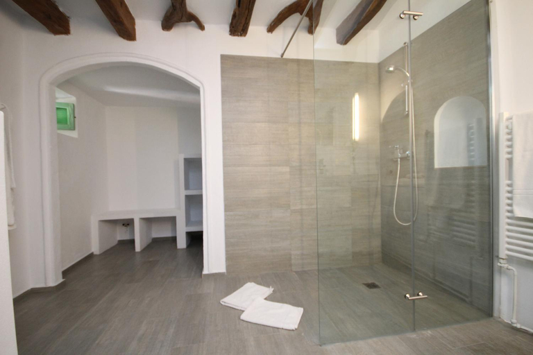 Bathroom 3, Son Vent, Baleares
