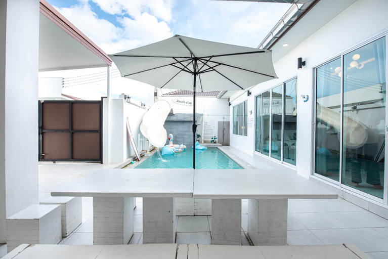Kitchen 5, Mina Pool Villa, Pattaya