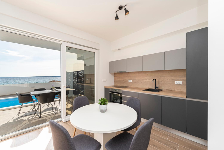 Others 4, Villa Eni apartments 1, Pag
