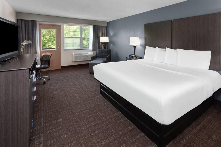 Bedroom 4, Baymont by Wyndham Chester IL, Randolph
