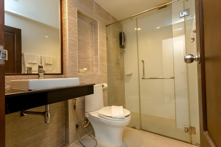 Bathroom 4, Honey Inn, Pattaya