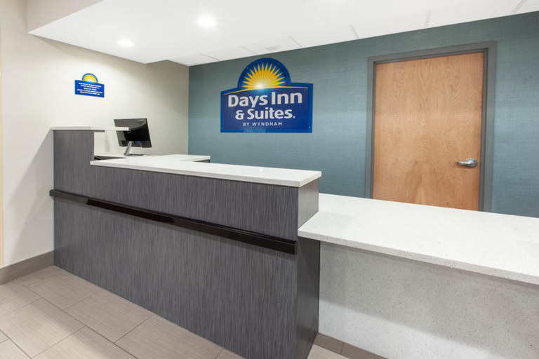 Public Area 2, Days Inn & Suites Grand Rapids Near Downtown, Kent