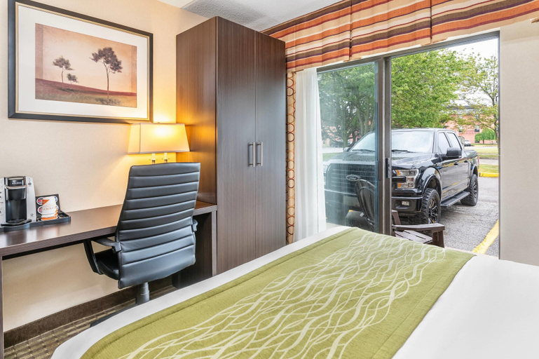 Bedroom 3, Comfort Inn Chatham, Chatham-Kent