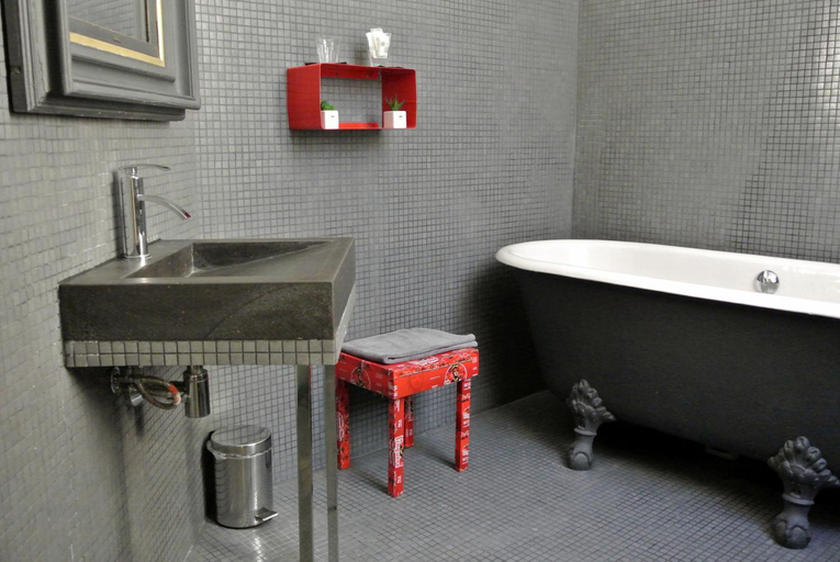 Bathroom 5, Little Palace, Alpes-Maritimes