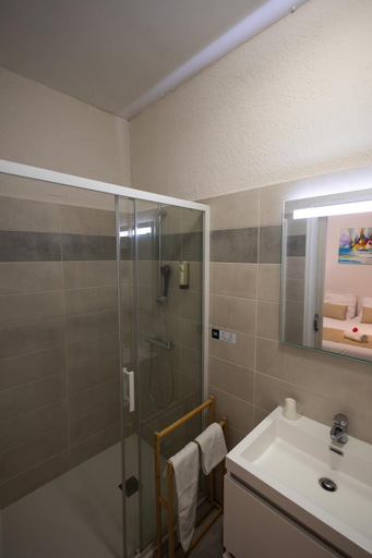 Bathroom, Logis des Cretes de Pignols, Tarn-et-Garonne