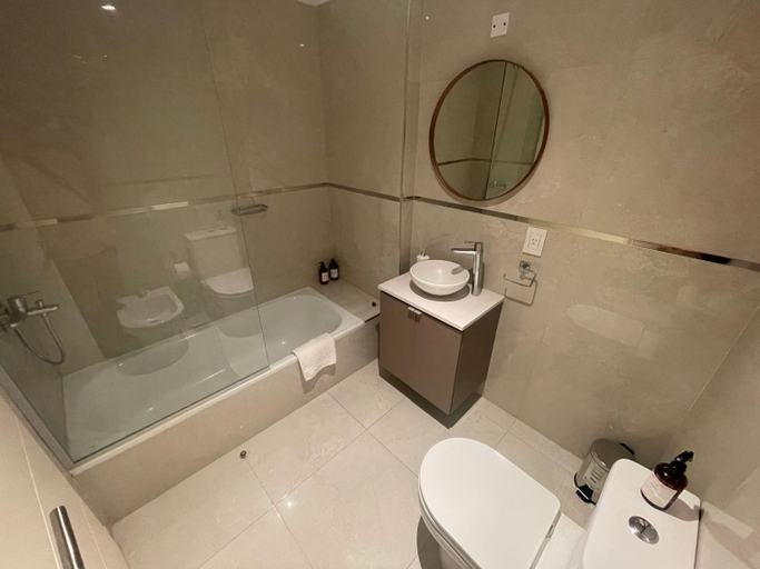 Bathroom 2, Luxury Living in San Telmo Unforgettable Temporary Apartment Experience, Distrito Federal
