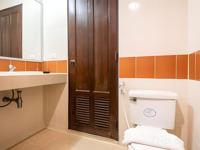 Bathroom 4, Piyada Residence by Nexottel, Pattaya