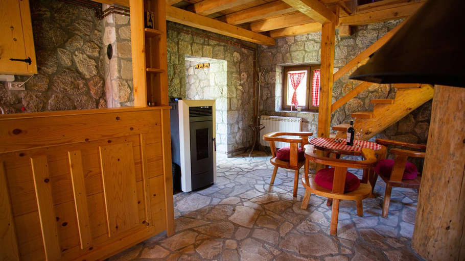 Others 4, BB Etno House