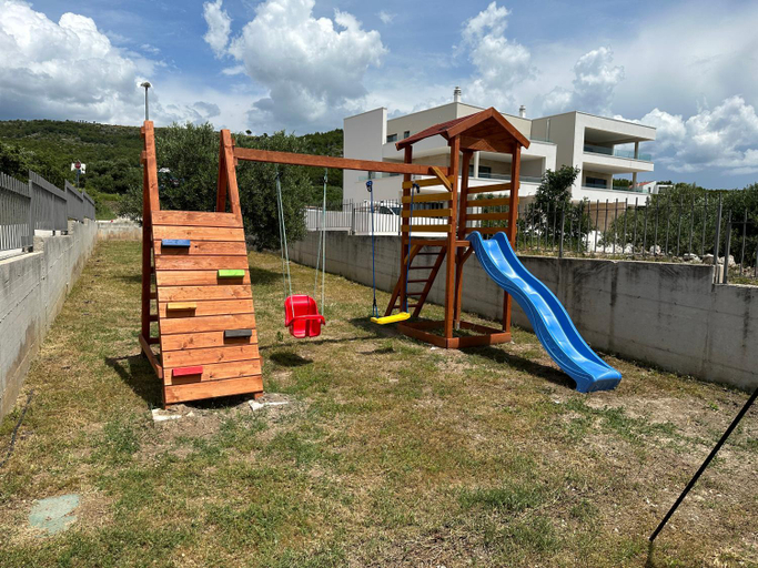Others 5, Villa 19, Vodice
