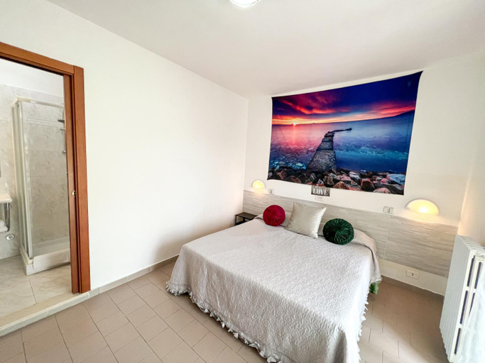 Bedroom 2, lidodubaihotelb&b, Taranto