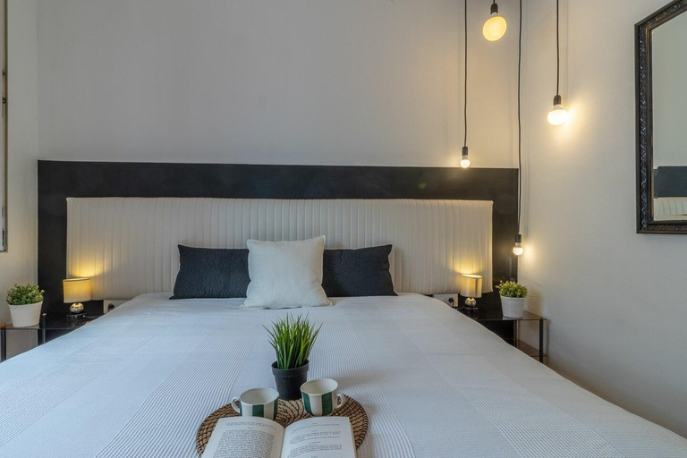 Others 4, Villa con piscina privada, wifi, sat, cerca playa, Girona