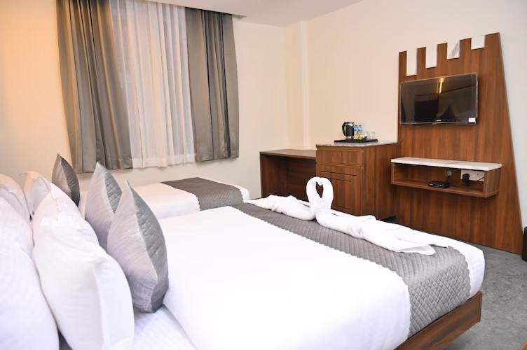 Bedroom 2, Hotel Shri Devi Comforts Inn, Uttara Kannada