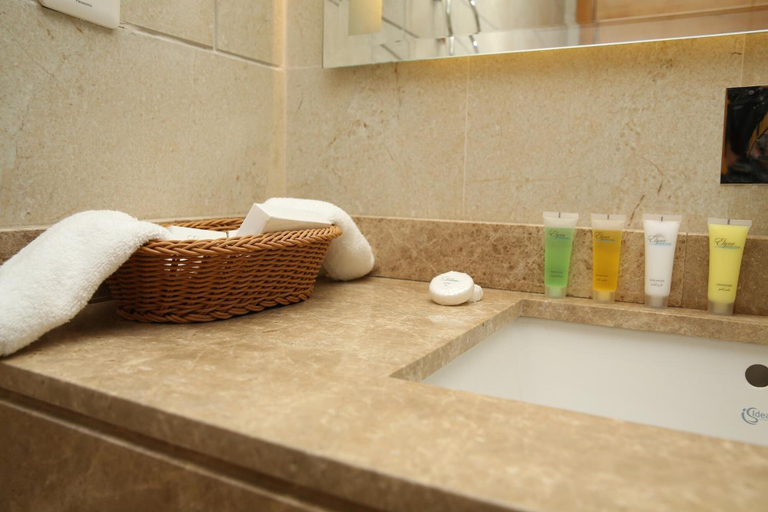 Bathroom 4, Gloria Hotel, Salt