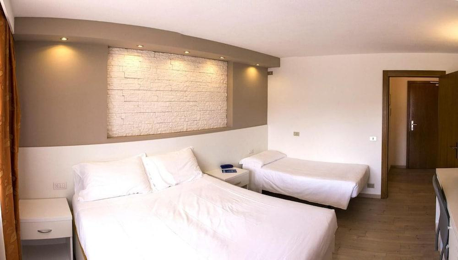 Bedroom 3, Hotel Villaggio Nevada, Trento