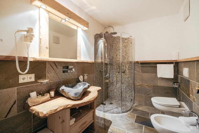 Bathroom 3, Hotel Piz Seteur, Bolzano