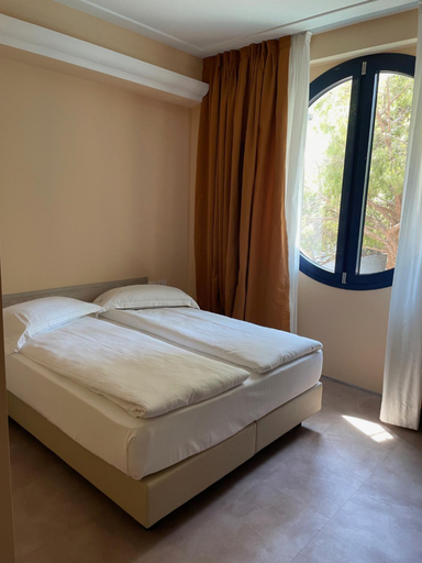 Bedroom 1, Grand Hotel Astoria, Gorizia