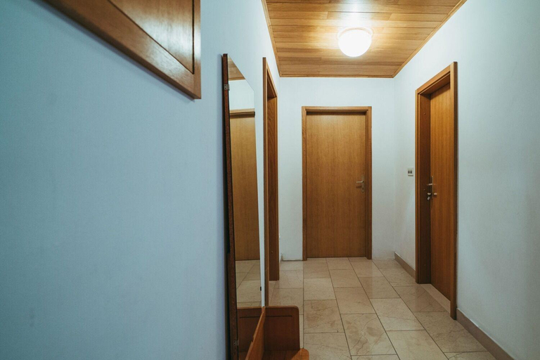 Public Area 2, Apartments Lovre, Brela