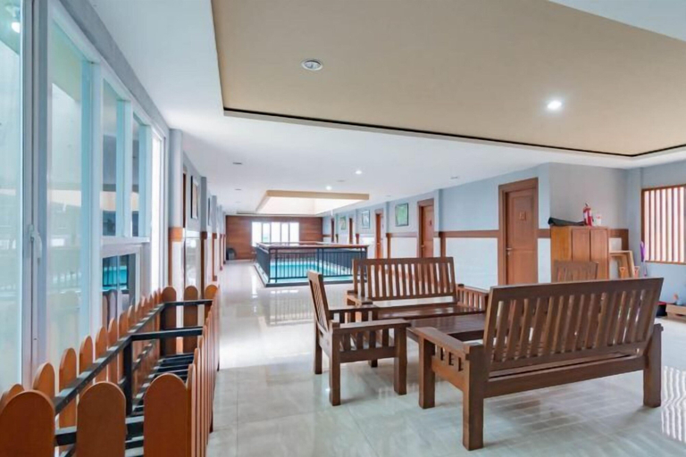 Interior 4, Sans Hotel Budaya Cirebon, Cirebon