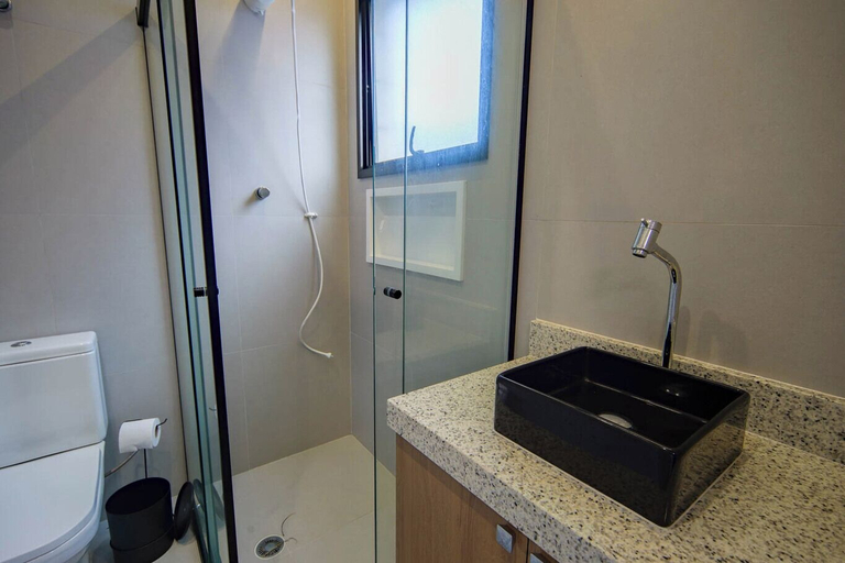Room 5, Apto pet Friendly com Garagem a 100m do mar, Praia Grande