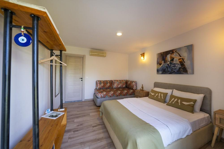 Bedroom 4, Bir dem Urla, Urla